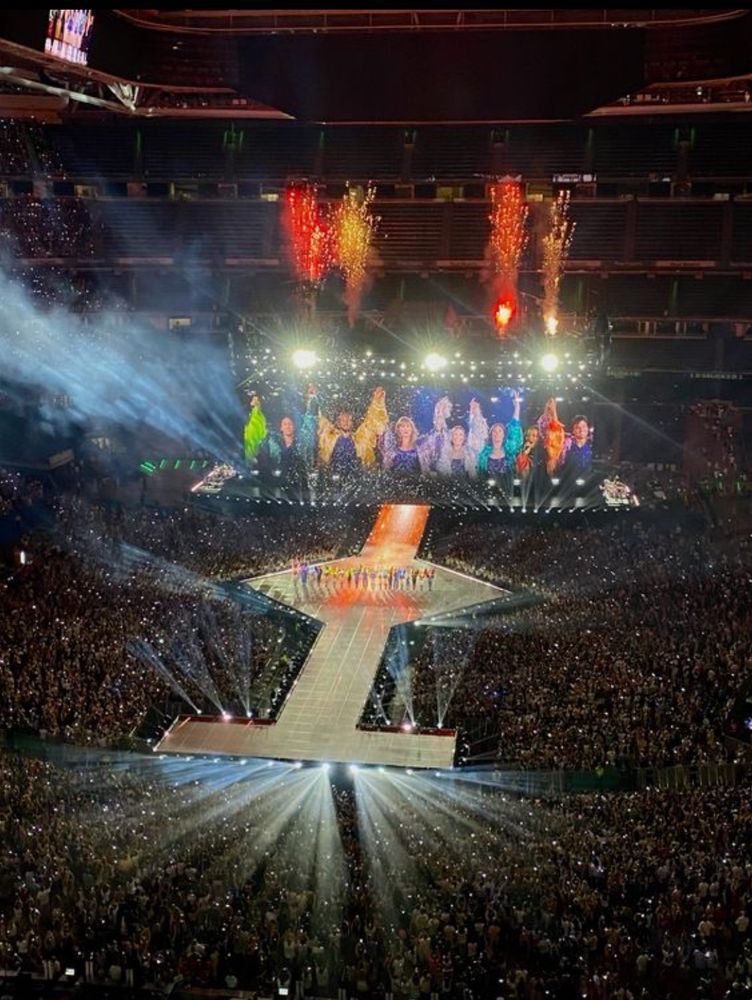 a photo from the eras tour 