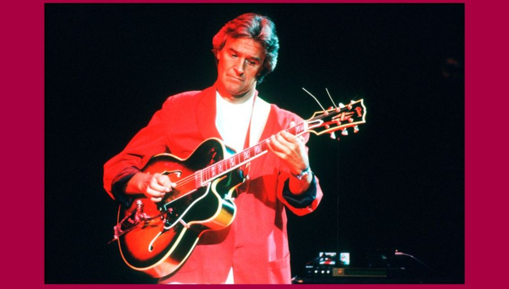 John McLaughlin en concert le 24 juillet 1994 au Festival d'Antibes Juan-les-Pins