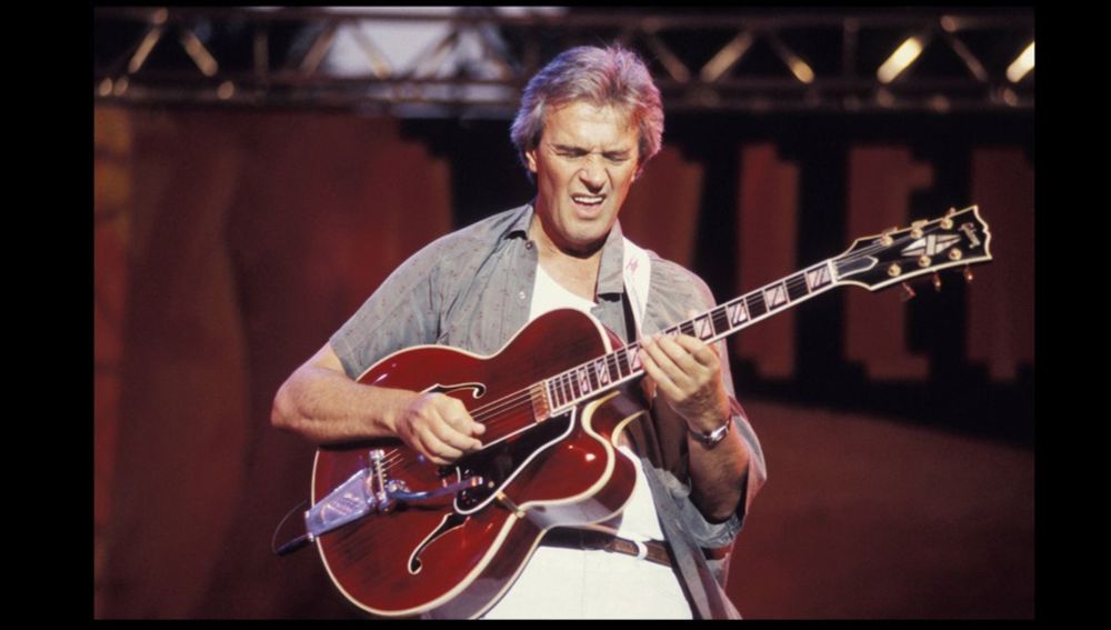 John McLaughlin en concert le 1er juillet 1995 au Festival Jazz à Vienne