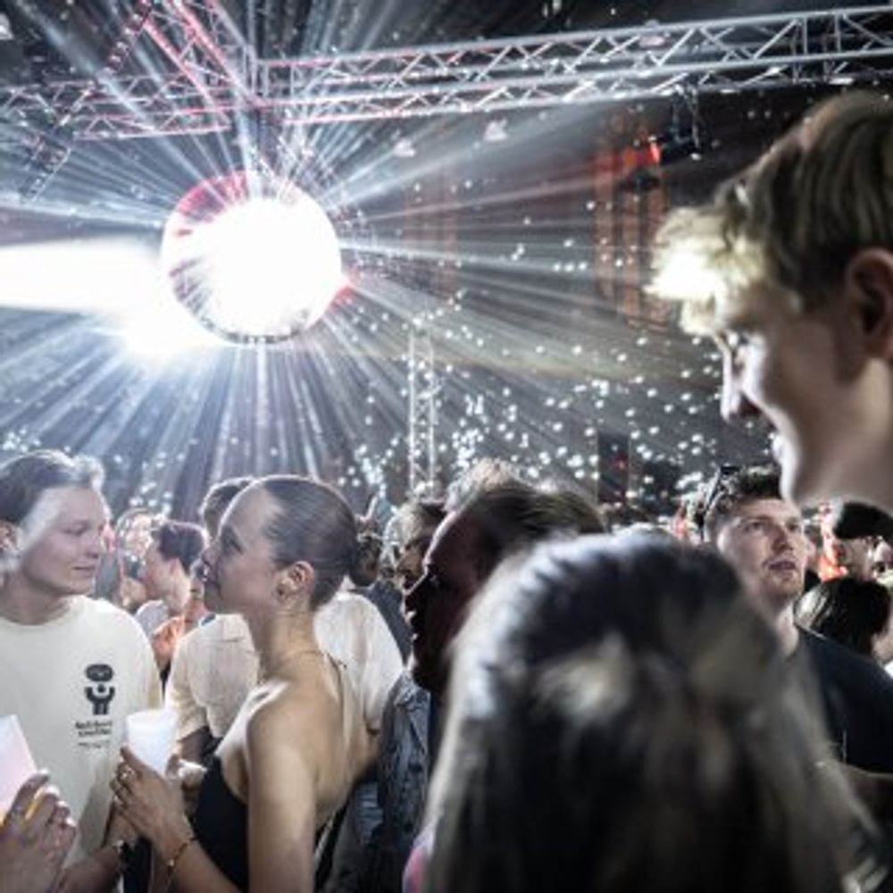 Dansen op technobeats in een Apeldoornse kerk. ‘Een magisch gezicht’