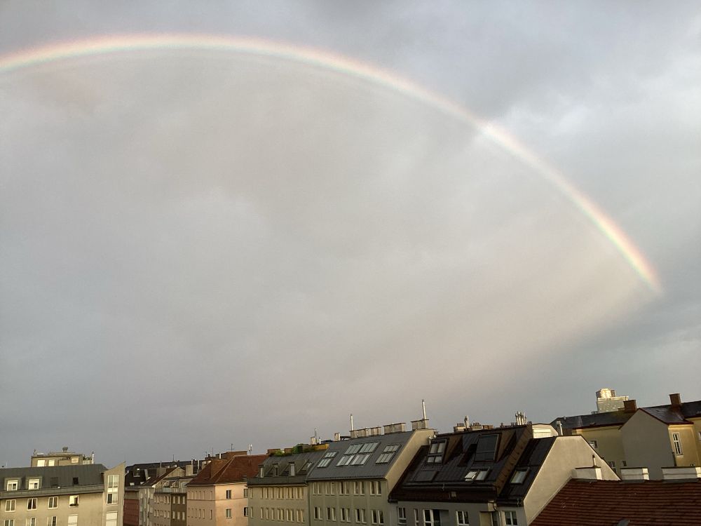 Regenbogen heute um 20 Uhr über Wien-Favoriten 