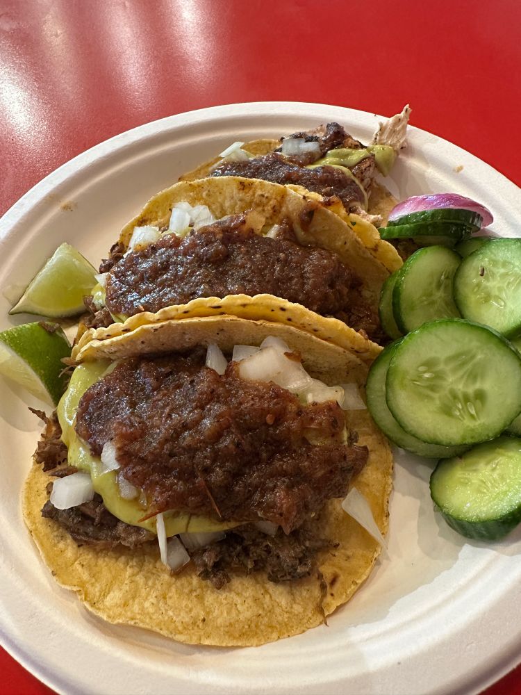 Plate of tacos 