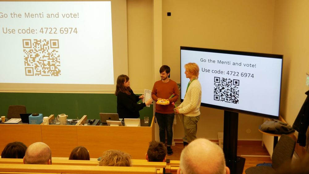 Axel and Olle receiving Best Talk award!
Axel - Genome evolution in guenons and its role in species diversification
Olle - Behavioral niche partitioning along environmental gradients
