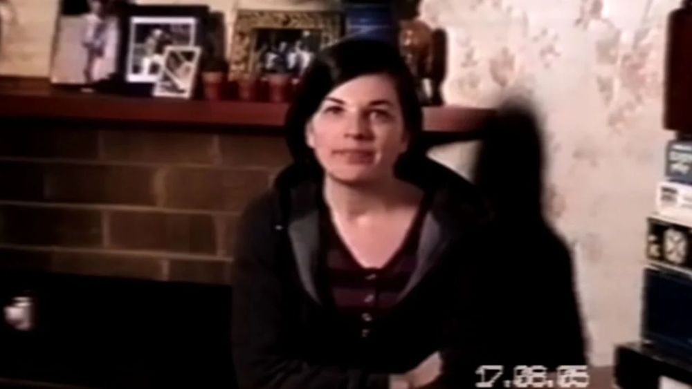 Alice (Talia Zucker) in footage from Lake Mungo (2008)