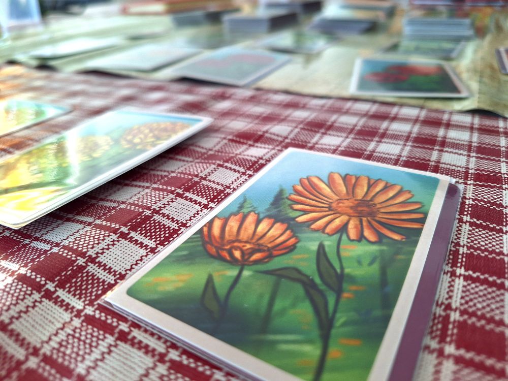 Sneak peek del juego de mesa "Las lindas flores de Lindolin"
