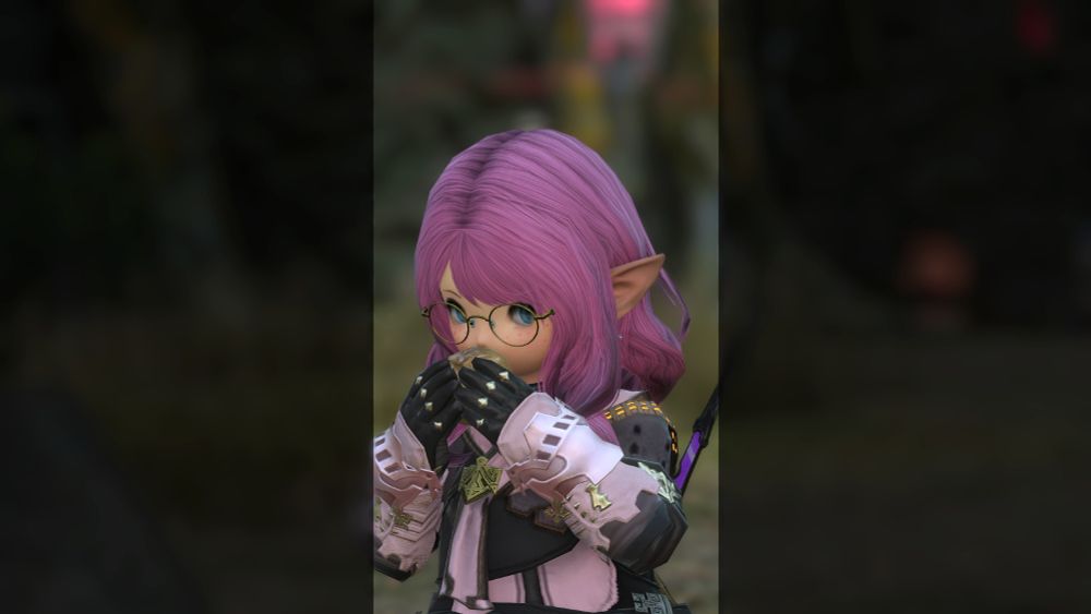 A FFXIV lalafell with pink hair eating a loaf of bread. 