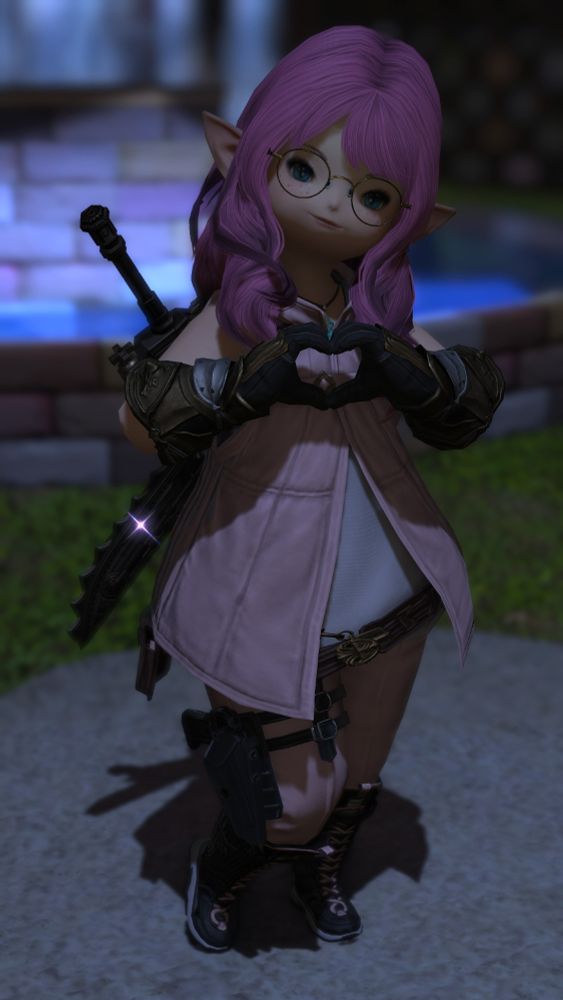 A female lalafell viper from FFXIV posing with her hands in the shape of a heart. Her pants have a gun holster.