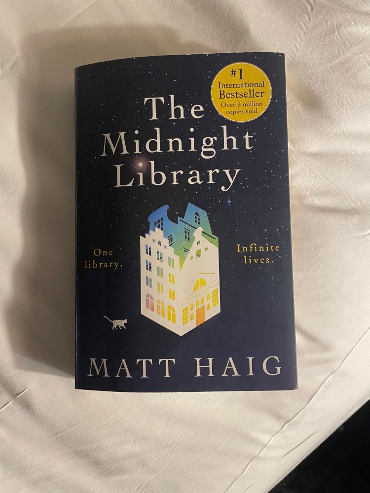 Photo of novel called The Midnight Library by Matt Haig 